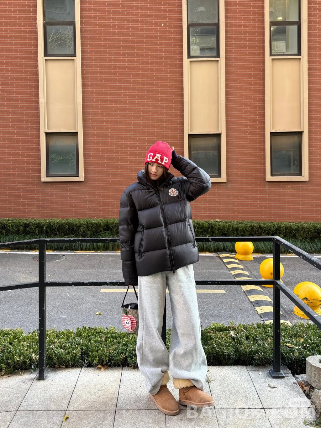 몽클레어 몽클레어 스탠드넥 패딩 상세 이미지