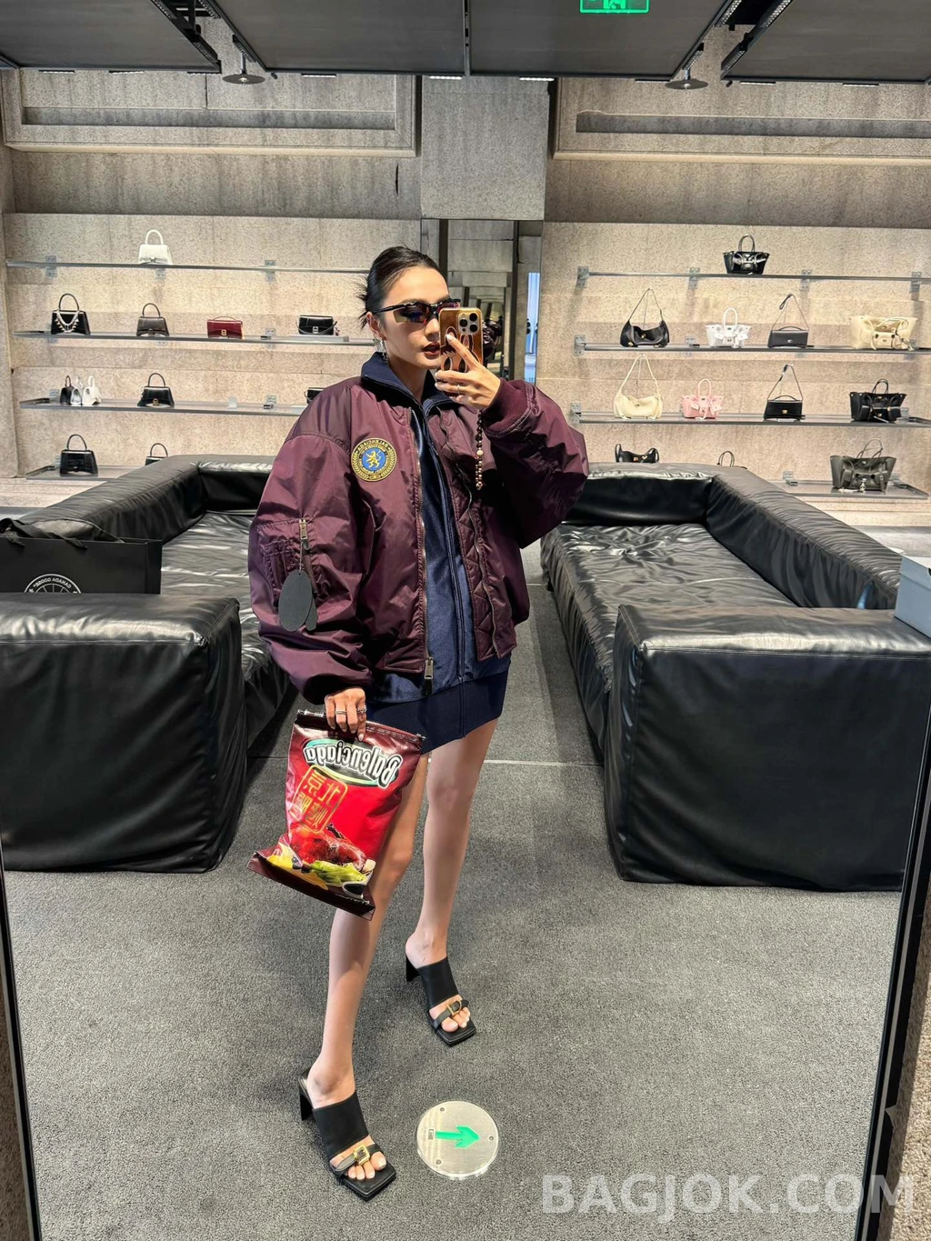 발렌시아가 발렌시아가 라이언 봄버 상세 이미지