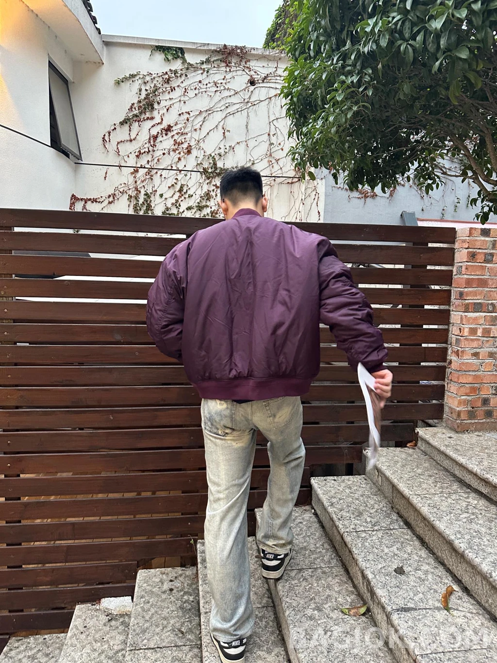 발렌시아가 발렌시아가 라이언 봄버 상세 이미지