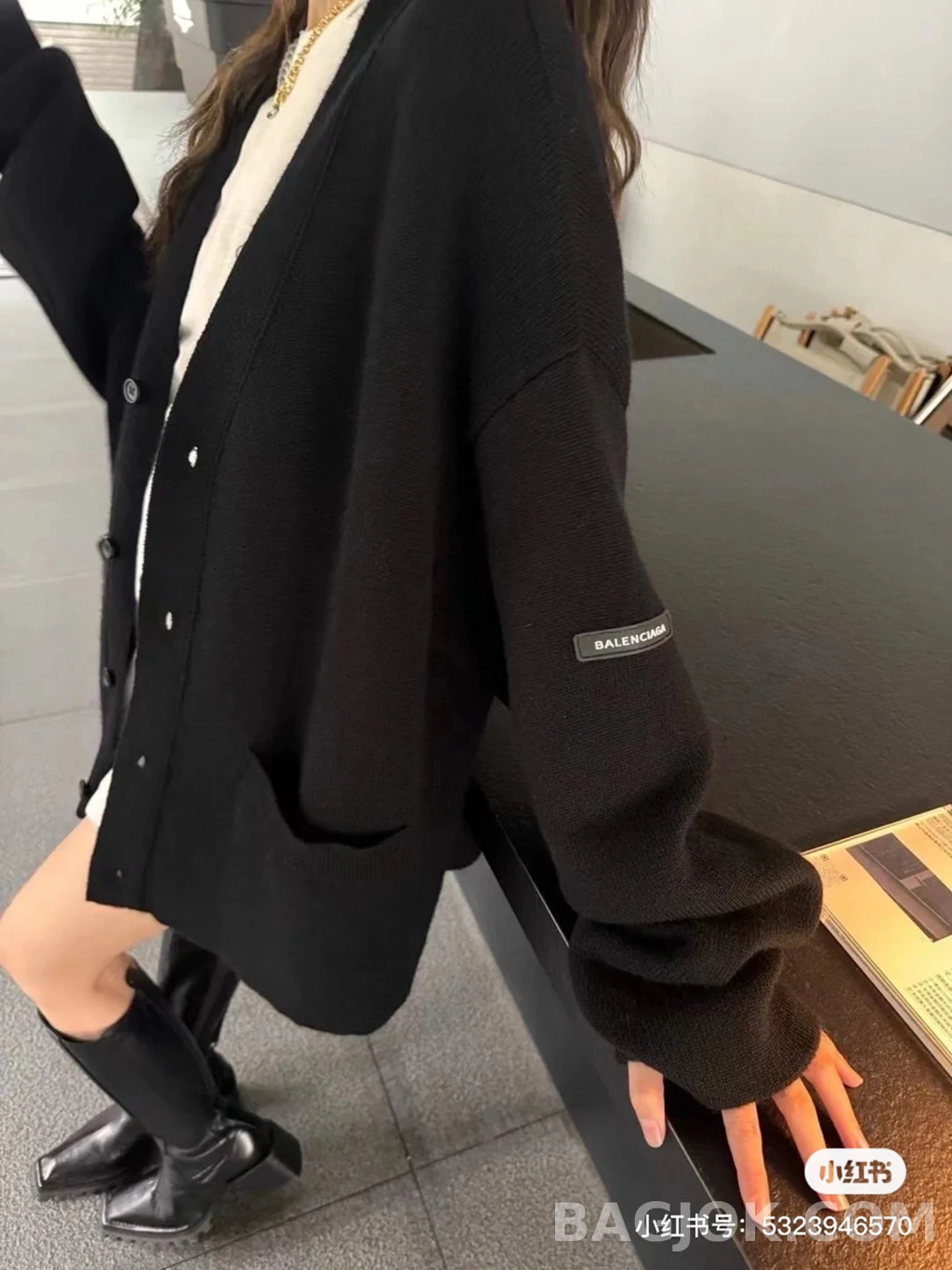 발렌시아가 발렌시아가 슬리브로고 가디건 상세 이미지