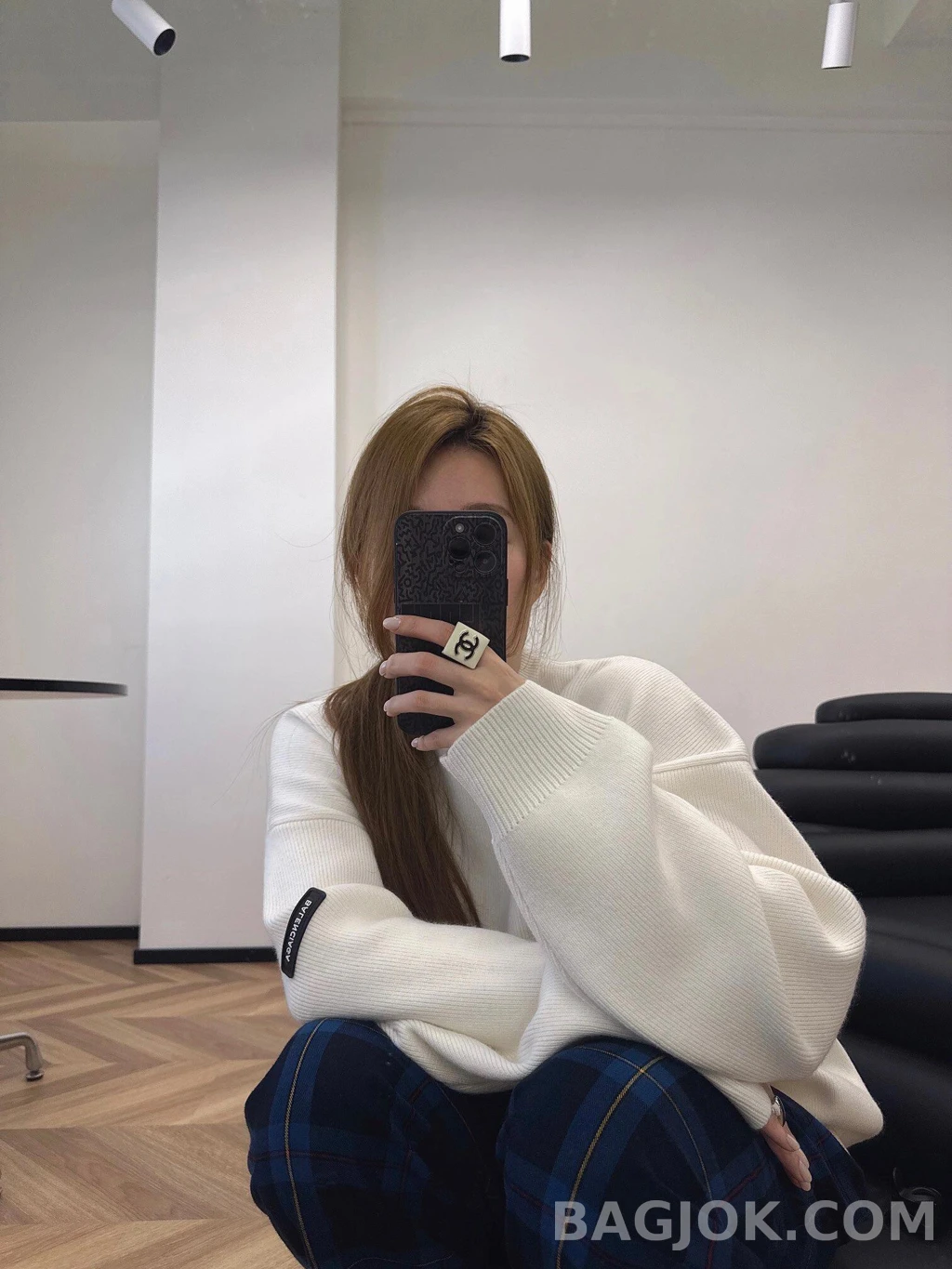 발렌시아가 발렌시아가 슬리브로고 니트 상세 이미지