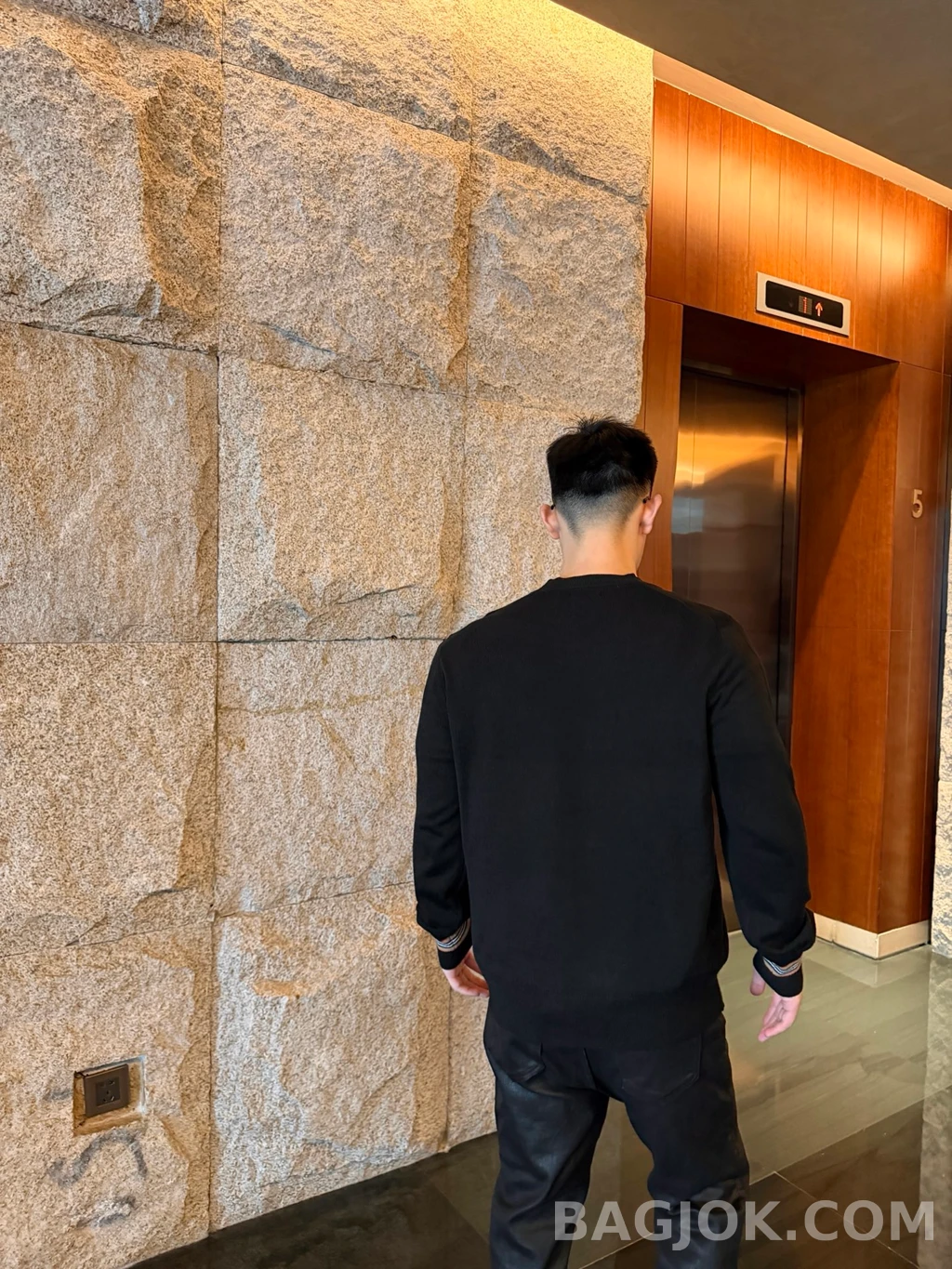 null 버버리 커프스트라이프 니트 상세 이미지