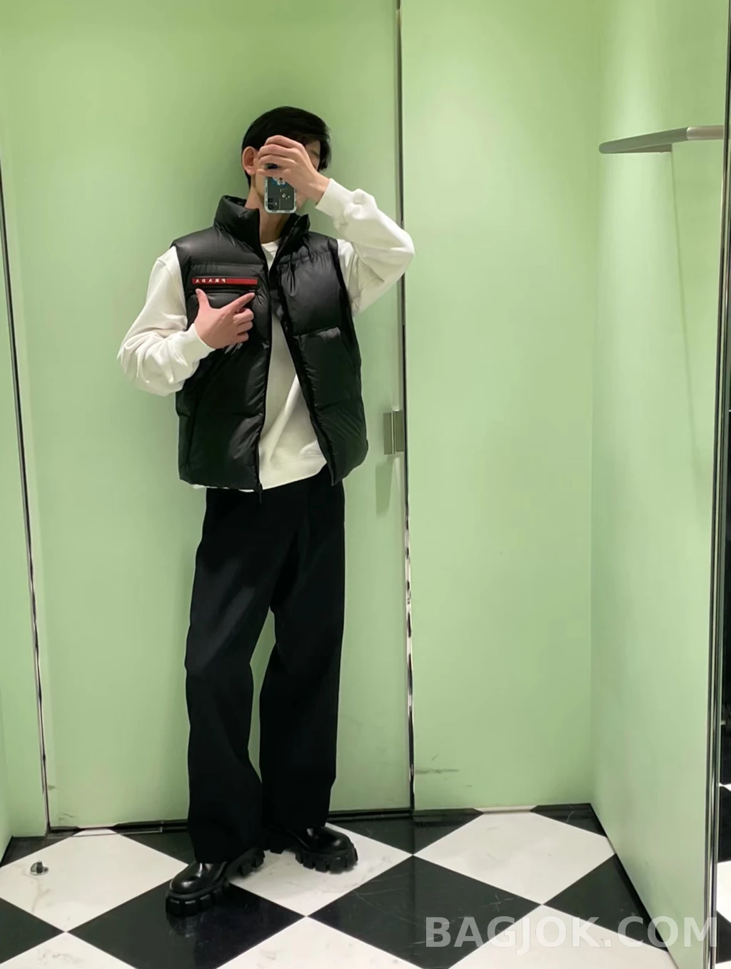 프라다 프라다 레드탭 패딩조끼 상세 이미지