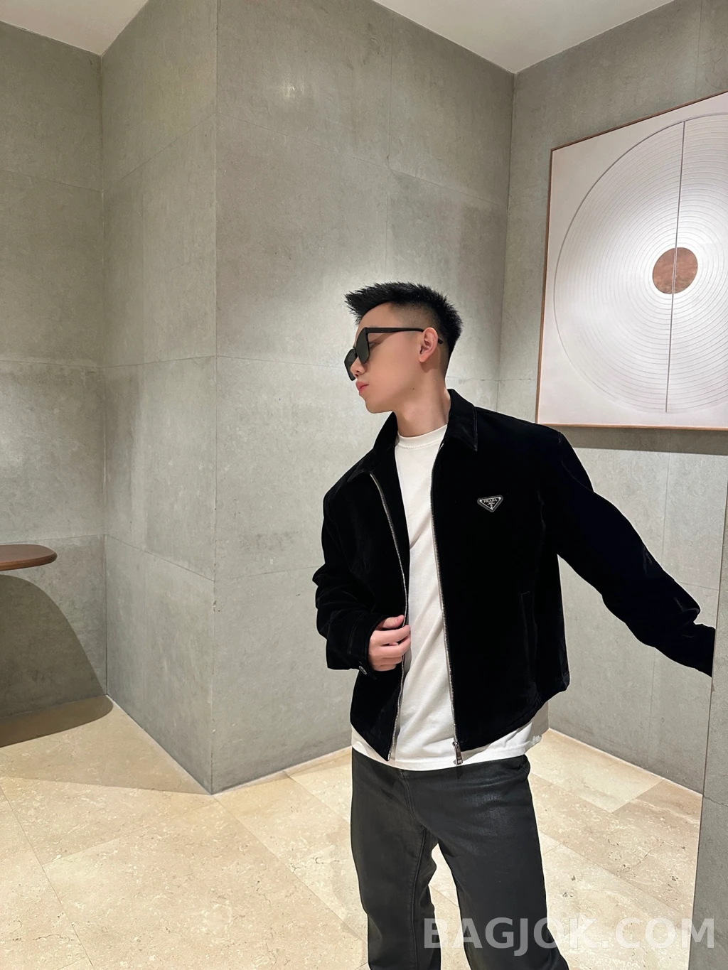 프라다 프라다 삼각로고 벨벳 재킷 상세 이미지