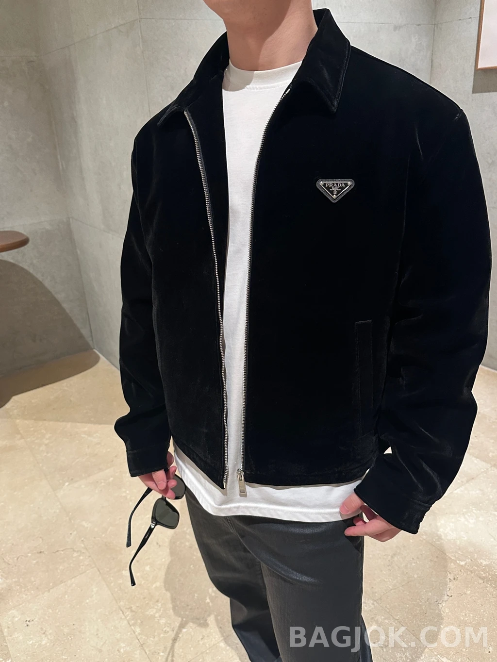 프라다 프라다 삼각로고 벨벳 재킷 상세 이미지