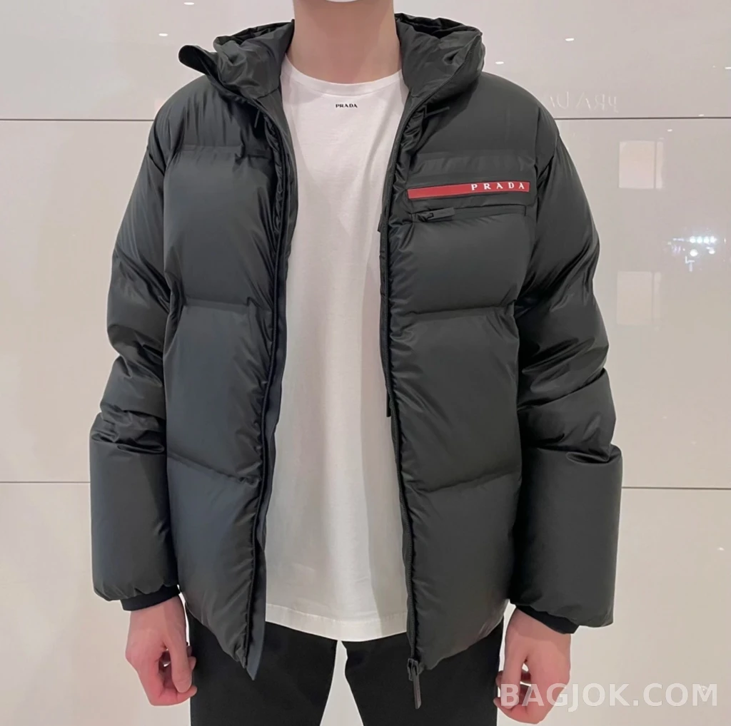 프라다 프라다 후드 패딩 상세 이미지