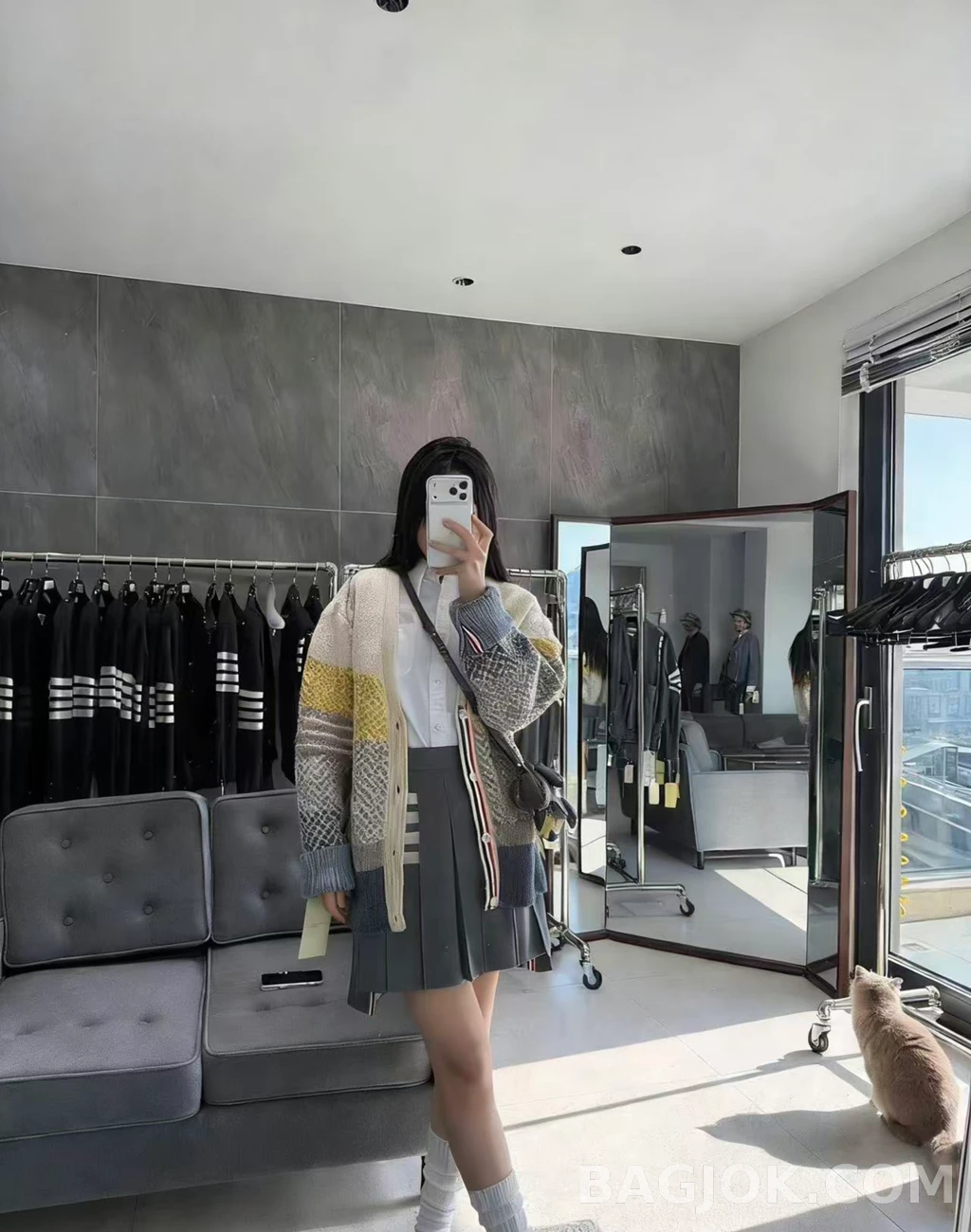톰브라운 톰브라운 그라데이션 가디건 상세 이미지