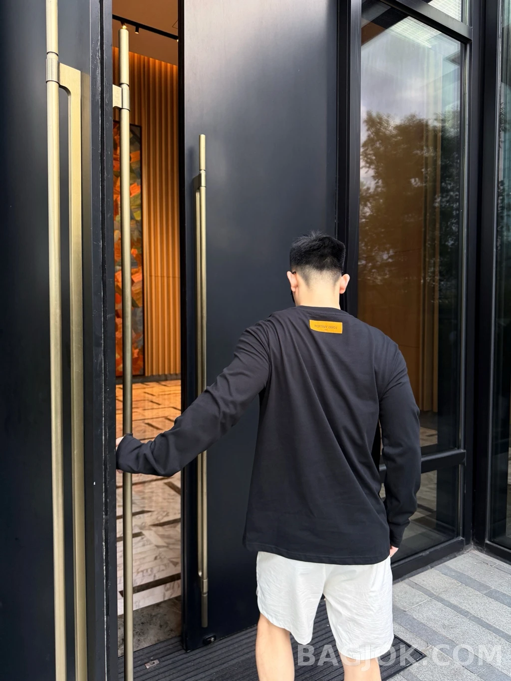 루이비통 루이비통 압화로고 티셔츠 상세 이미지