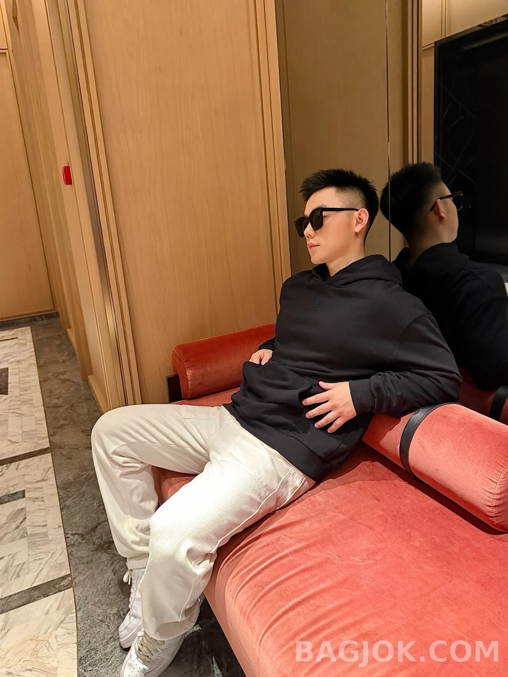 루이비통 루이비통 압화로고 후드 상세 이미지