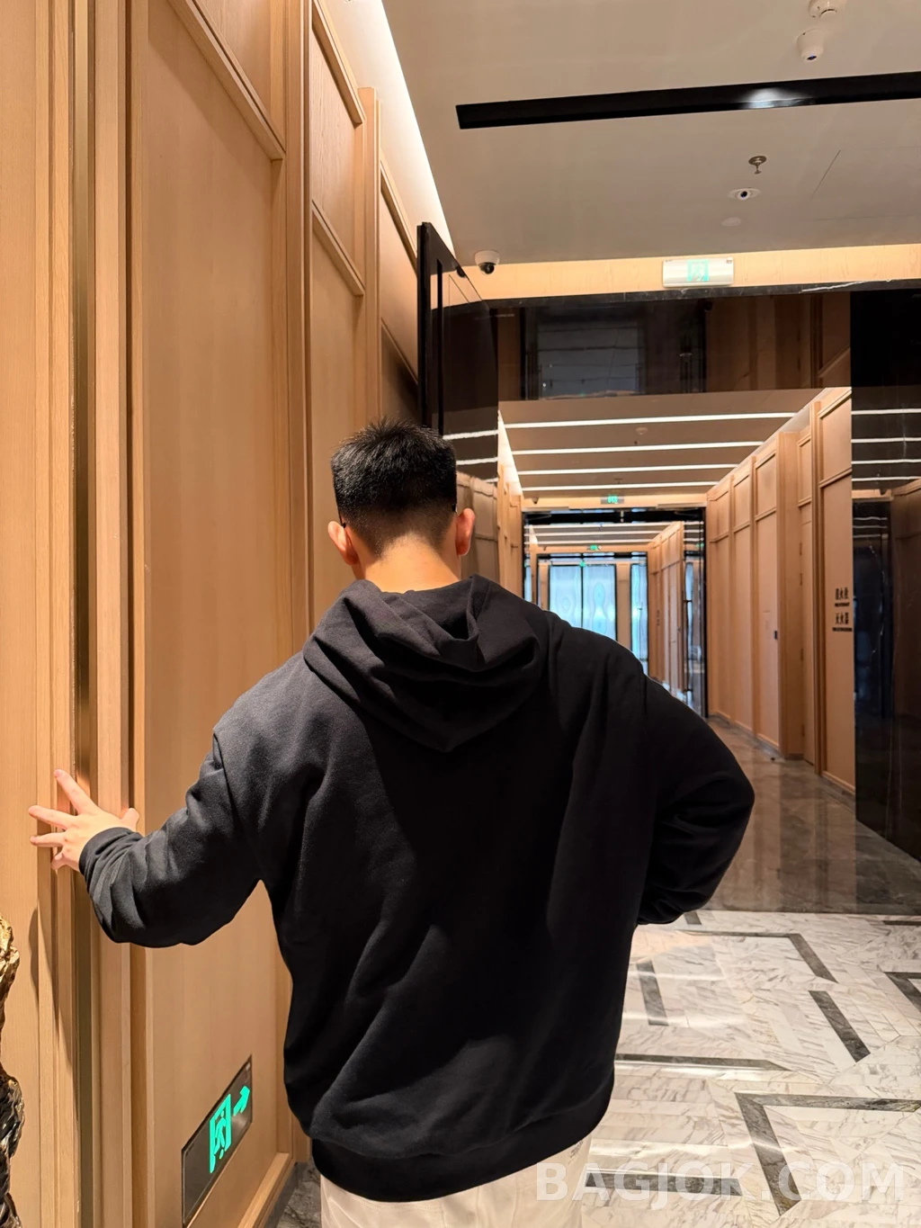 루이비통 루이비통 압화로고 후드 상세 이미지