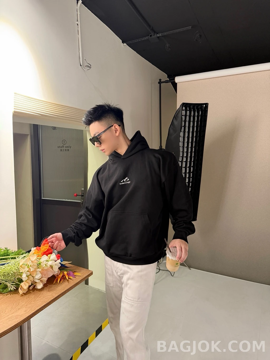 발렌시아가 발렌시아가 미니로고 후드 상세 이미지