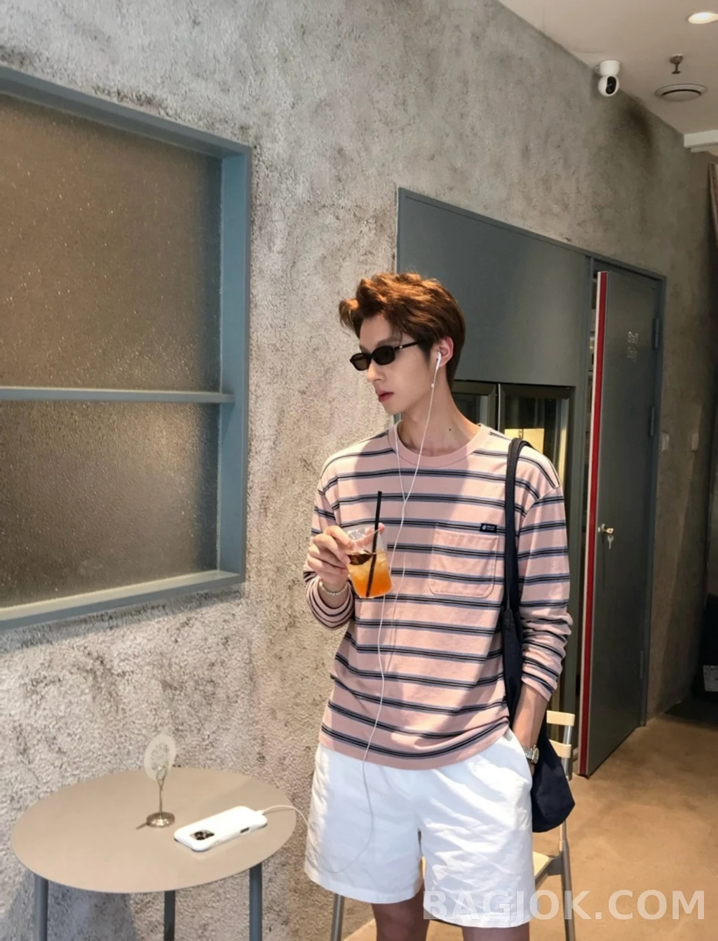 프라다 프라다 포켓 스트라이프 티 상세 이미지