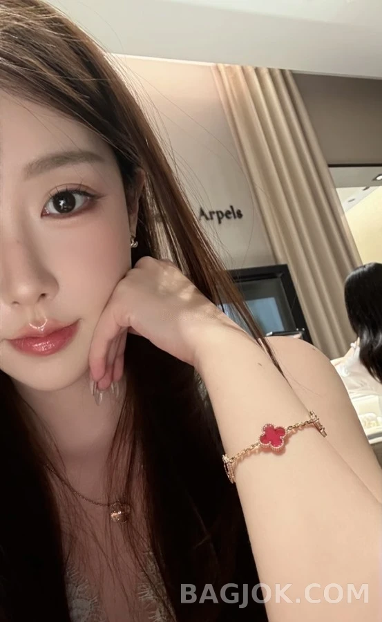 반클리프 아펠 반 클리프 아펠 클래식 사엽초 목걸이 상세 이미지