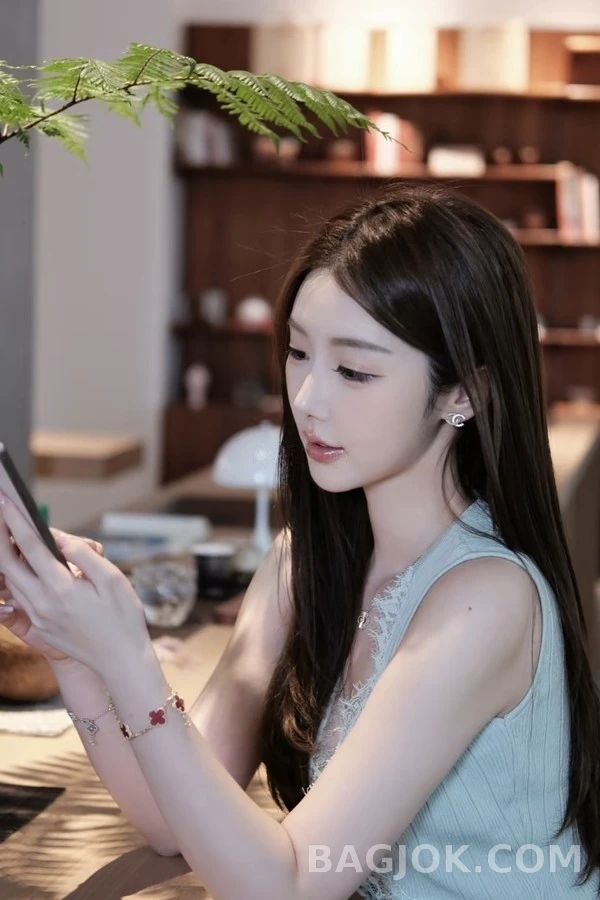 반클리프 아펠 반 클리프 아펠 클래식 사엽초 목걸이 상세 이미지