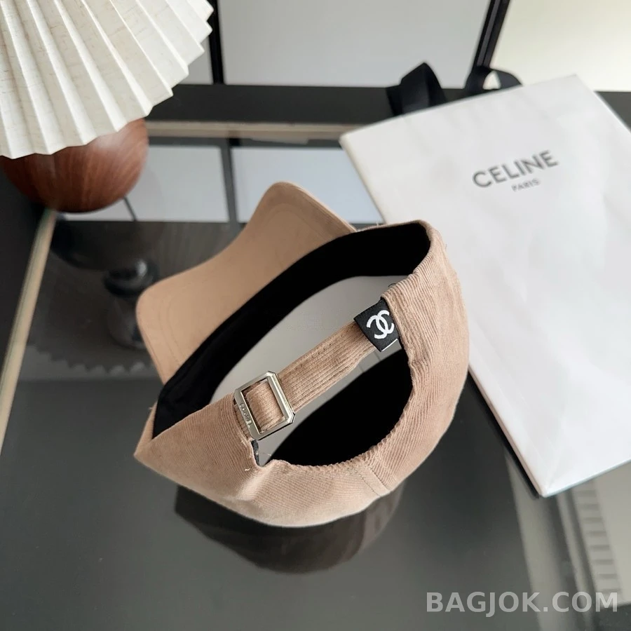 샤넬 샤넬 코듀로이 더블 C 로고 볼캡 상세 이미지