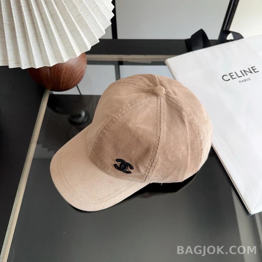샤넬 샤넬 코듀로이 더블 C 로고 볼캡 상세 이미지