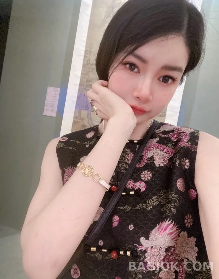 루이비통 루이비통 모노그램 에나멜 팔찌 상세 이미지