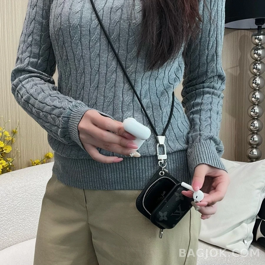 루이비통 루이비통 모노그램 이어폰 백 상세 이미지