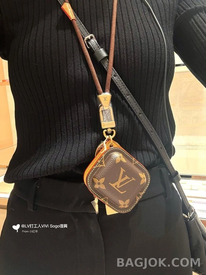 루이비통 루이비통 Tune 이어폰 케이스 상세 이미지