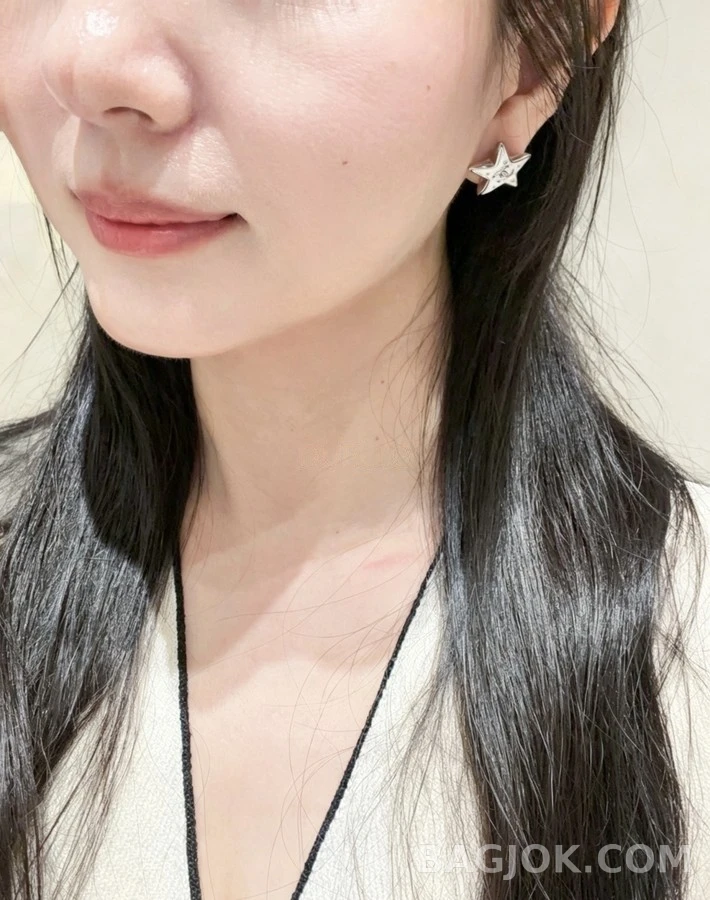 샤넬 샤넬 에나멜 스타 로고 귀걸이 상세 이미지