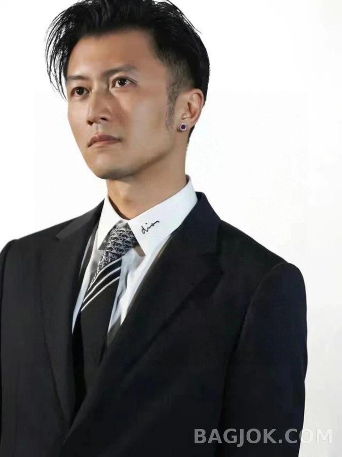 디올 디올 모노그램 스트라이프 넥타이 상세 이미지
