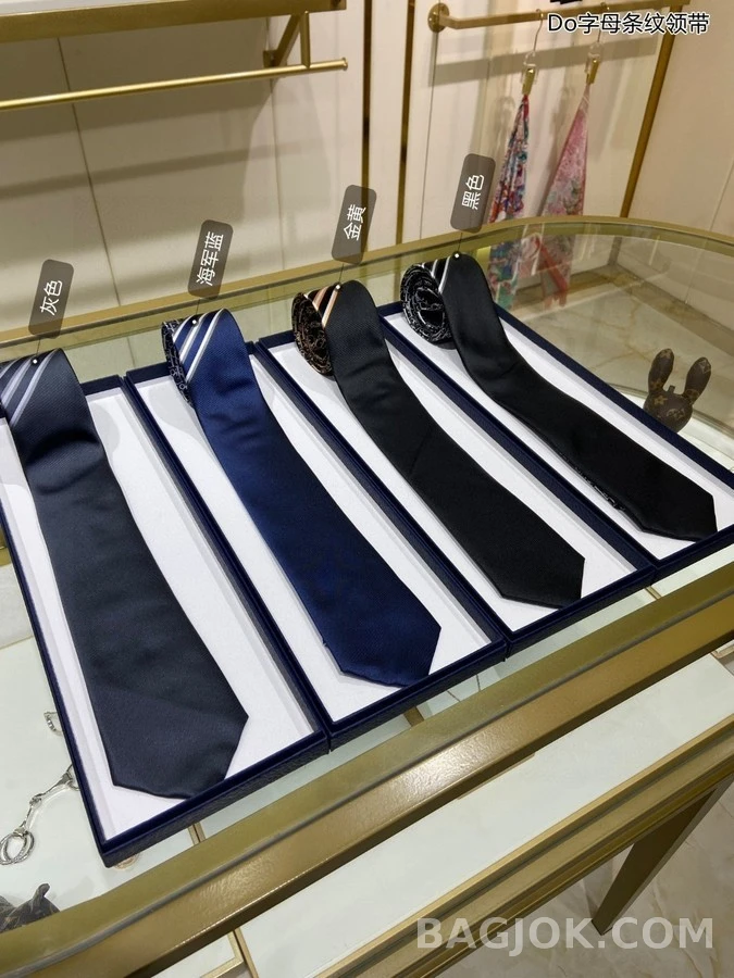 디올 디올 모노그램 스트라이프 넥타이 상세 이미지