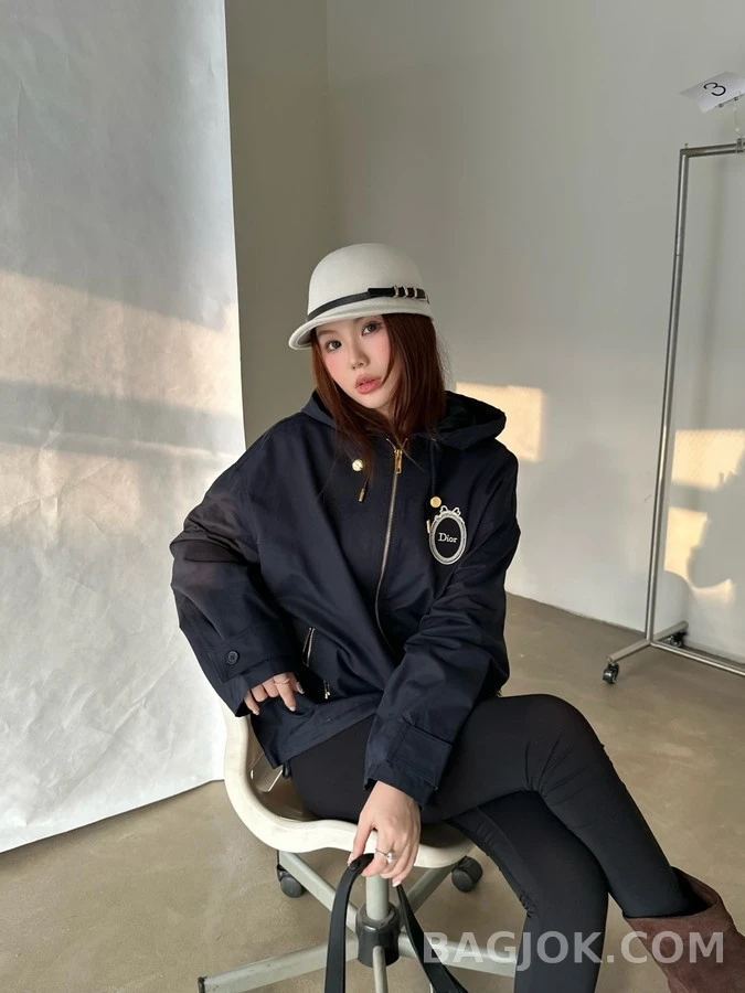 디올 디올 메달리온 자수 후드 집업 상세 이미지