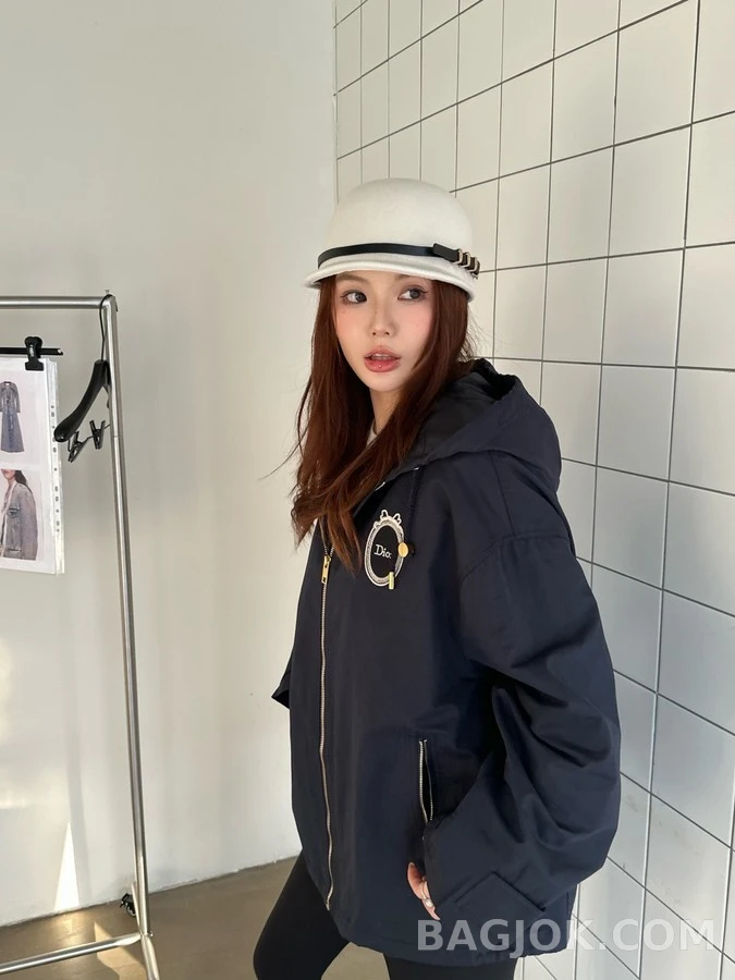 디올 디올 메달리온 자수 후드 집업 상세 이미지