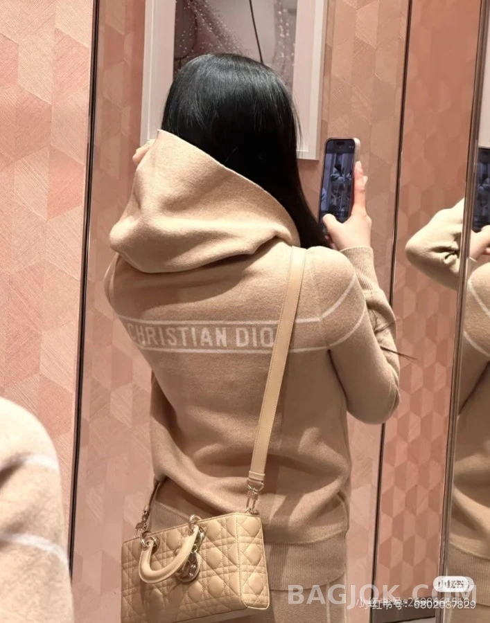 디올 디올 모노그램 양면 후드 집업 상세 이미지