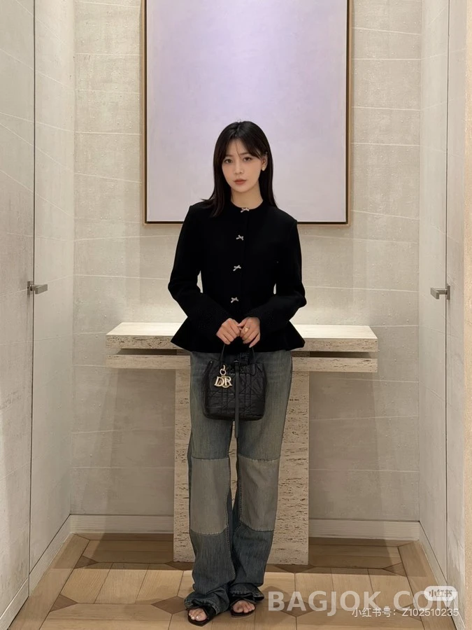 디올 디올 보우 버튼 페플럼 긴팔 티셔츠 상세 이미지