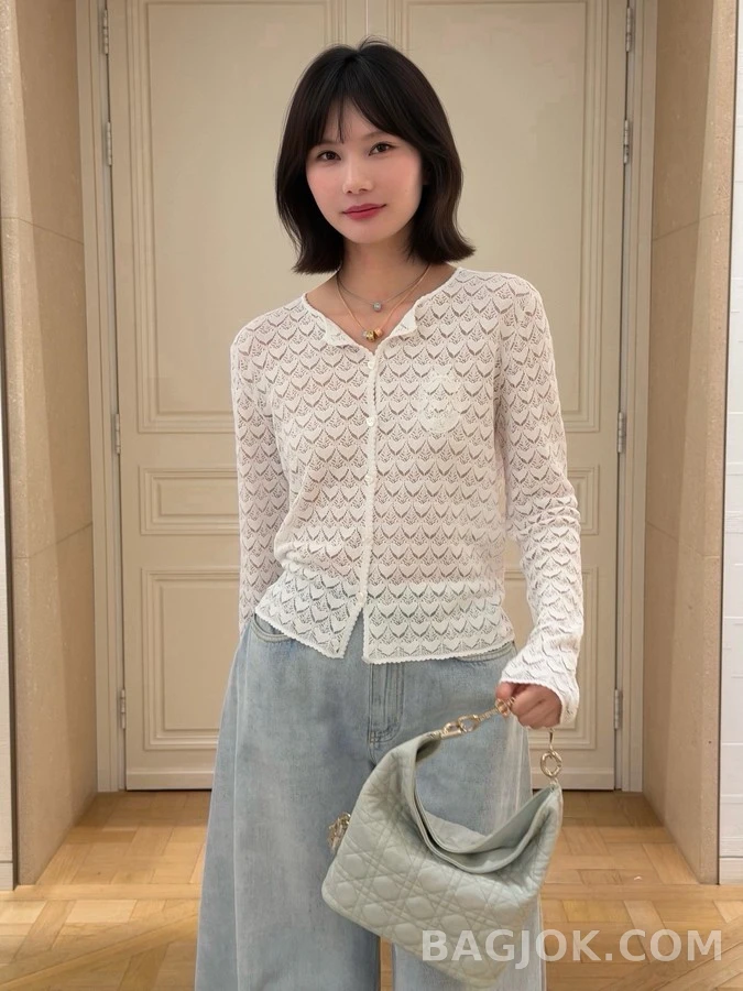 디올 디올 스캘럽 패턴 진주 버튼 가디건 상세 이미지