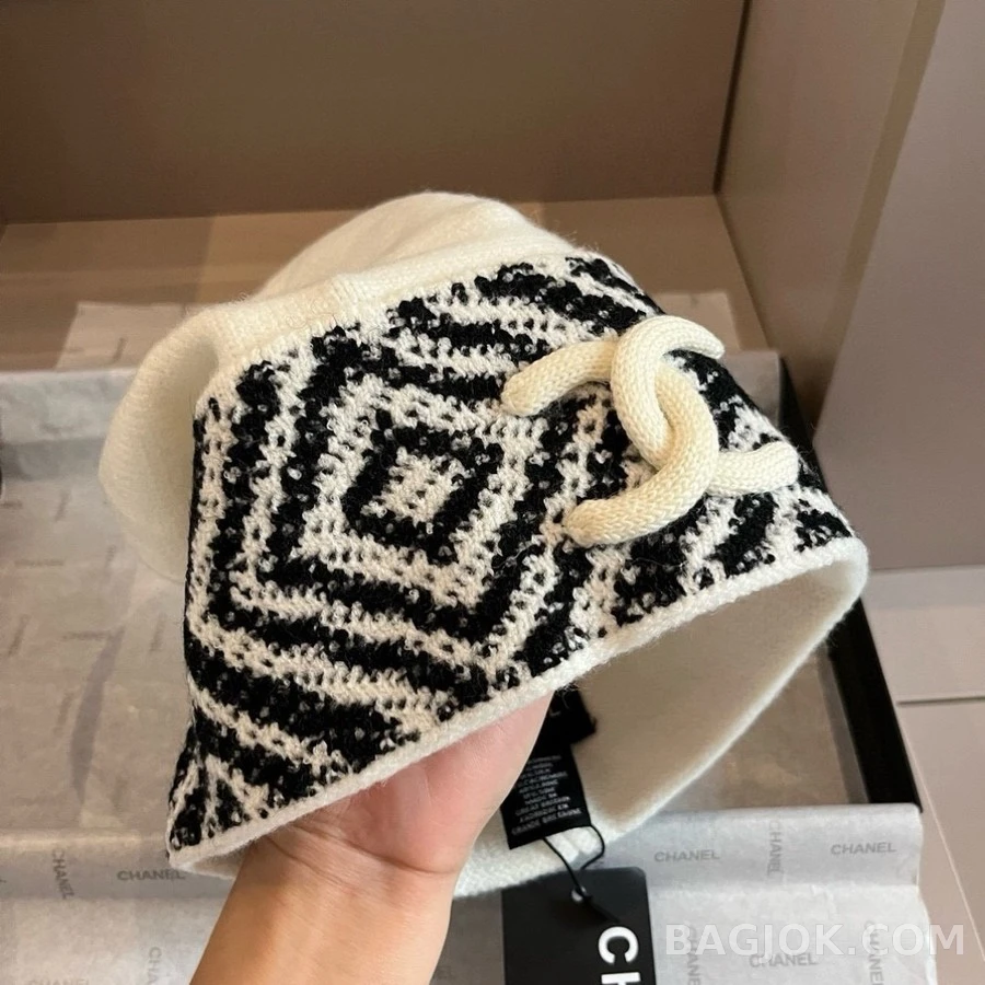 샤넬 샤넬 패턴 로고 비니 상세 이미지