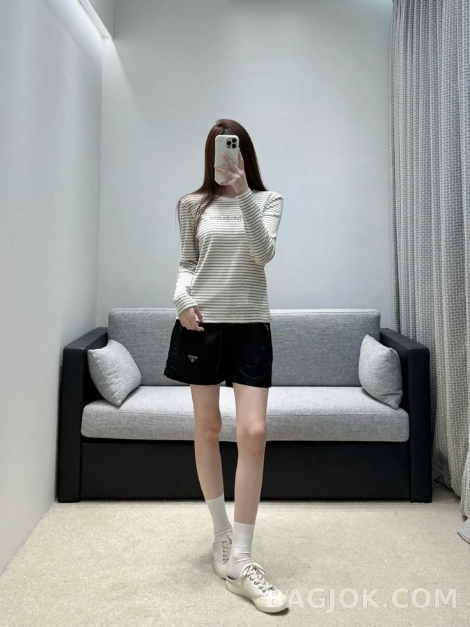 디올 디올 스트라이프 자수 긴팔 티셔츠 상세 이미지