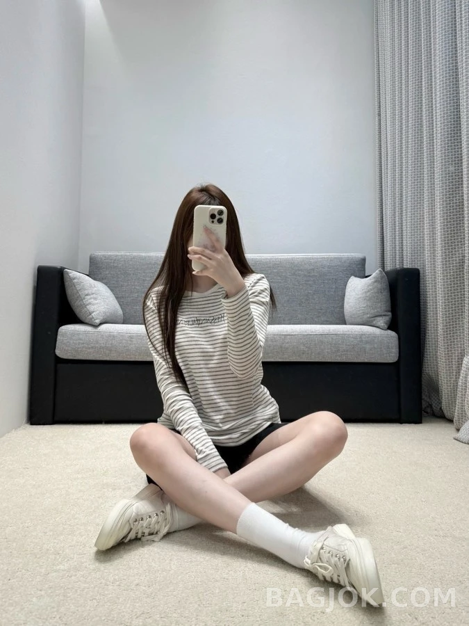 디올 디올 스트라이프 자수 긴팔 티셔츠 상세 이미지