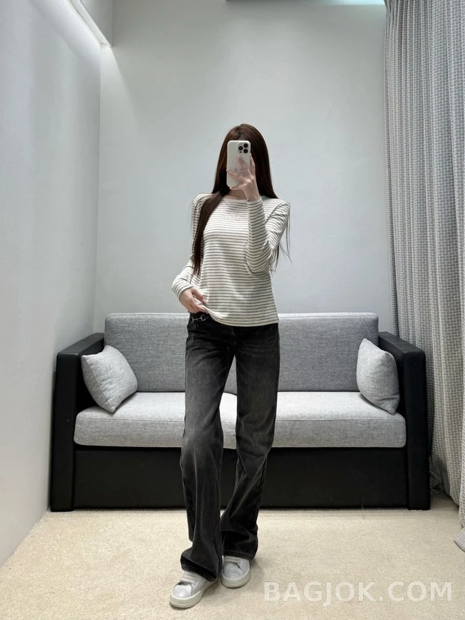 디올 디올 스트라이프 자수 긴팔 티셔츠 상세 이미지