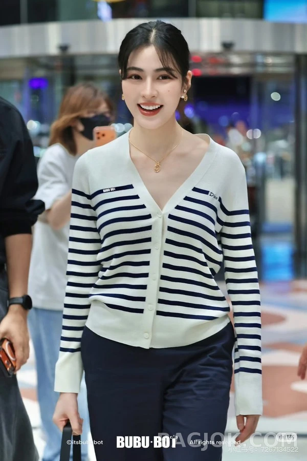디올 디올 스트라이프 V넥 니트 가디건 상세 이미지