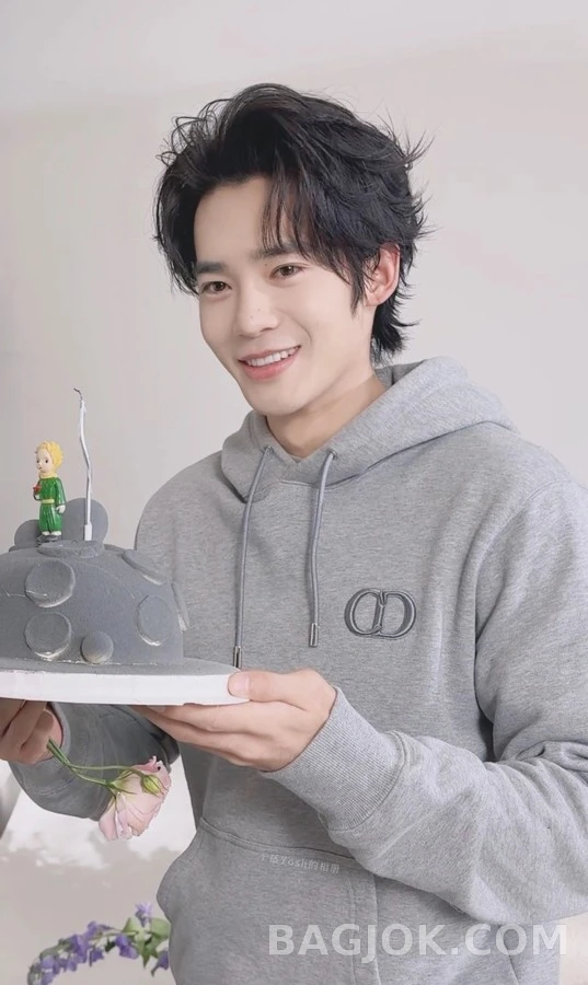 디올 디올 아이콘 자수 후드 상세 이미지