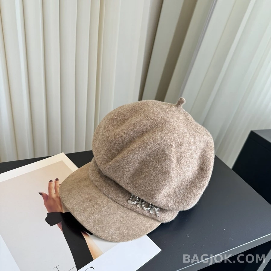 디올 디올 큐빅 로고 뉴스보이 캡 상세 이미지