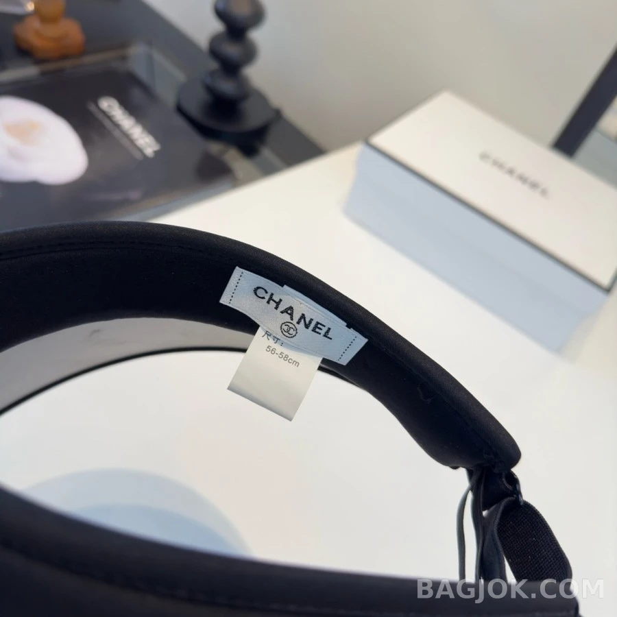 샤넬 샤넬 그래픽 프린트 바이저 상세 이미지