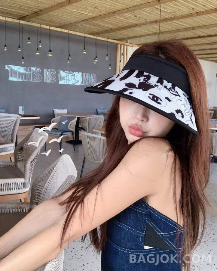 샤넬 샤넬 그래픽 프린트 바이저 상세 이미지