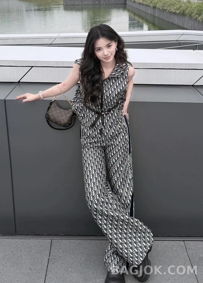 디올 디올 오블리크 모노그램 후드 슬리브리스 상세 이미지