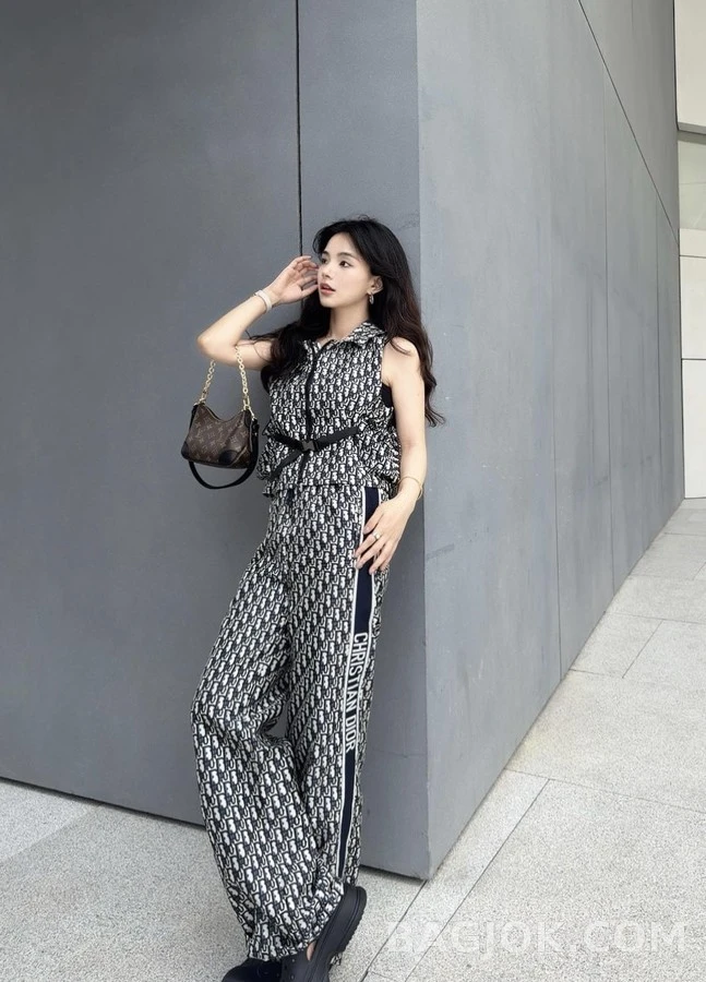 디올 디올 오블리크 모노그램 후드 슬리브리스 상세 이미지