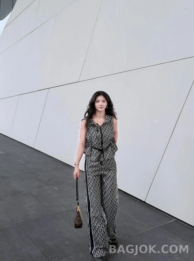 디올 디올 오블리크 모노그램 후드 슬리브리스 상세 이미지