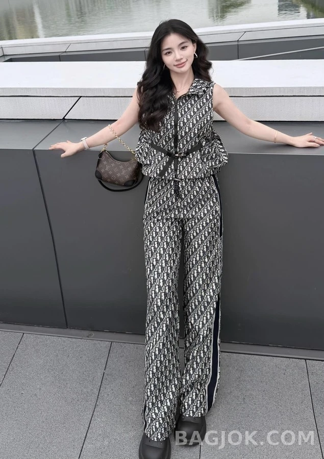 디올 디올 오블리크 모노그램 후드 슬리브리스 상세 이미지