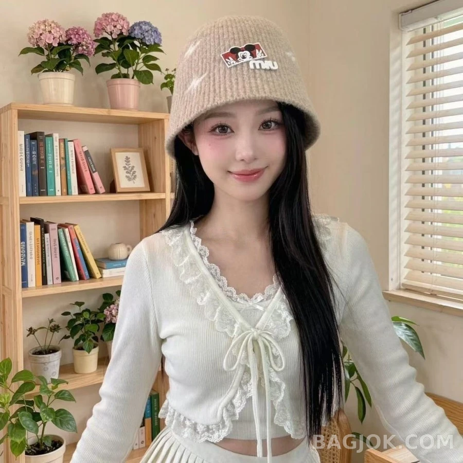 미우미우 미우미우 미키 마우스 패치 니트 버킷햇 상세 이미지
