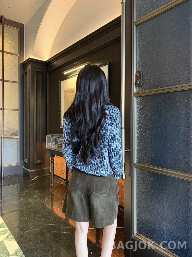 디올 디올 오블리크 패턴 레터링 가디건 상세 이미지
