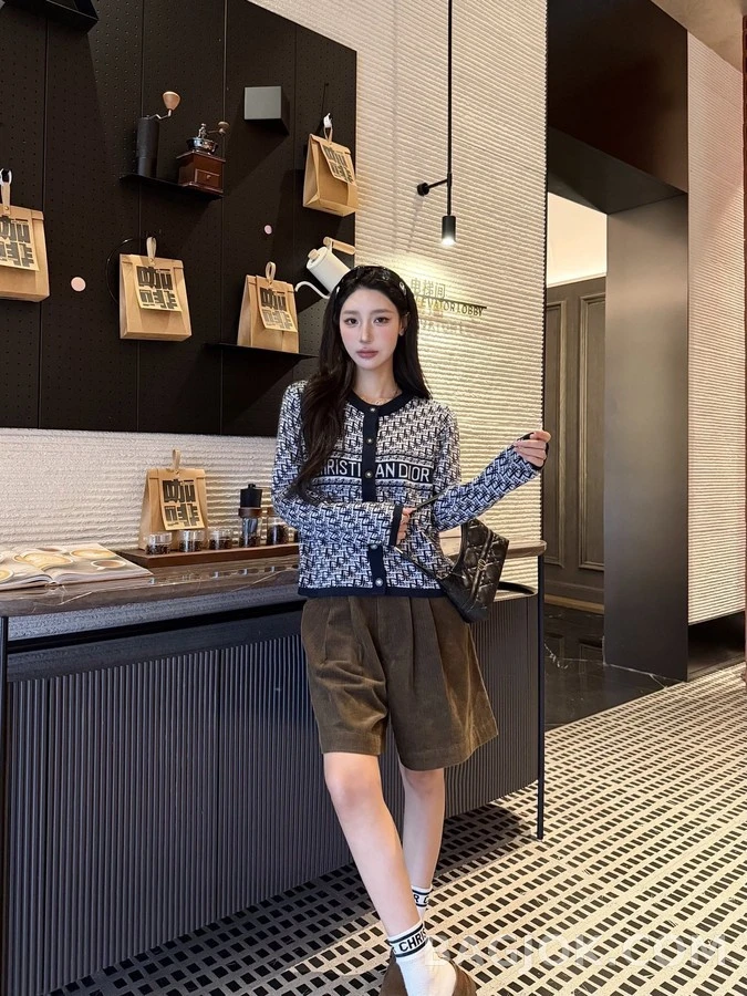 디올 디올 오블리크 패턴 레터링 가디건 상세 이미지