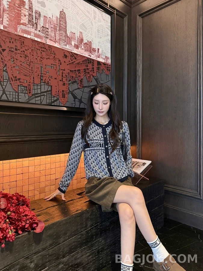 디올 디올 오블리크 패턴 레터링 가디건 상세 이미지