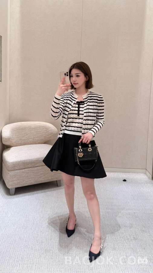 디올 디올 웨이브 스트라이프 펀칭 니트 가디건 상세 이미지