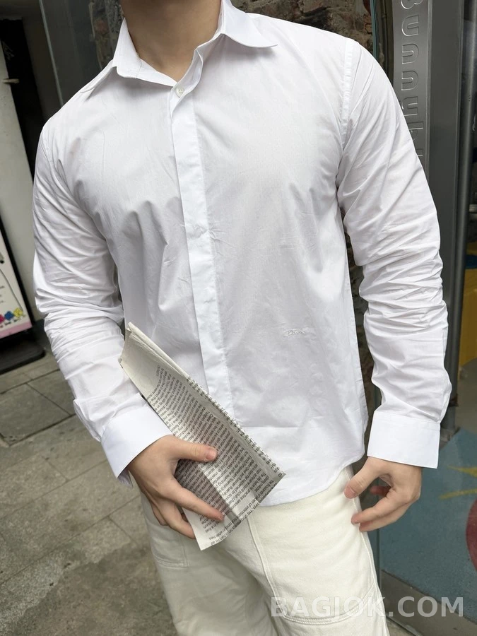 디올 디올 클래식 자수 긴팔 티셔츠 상세 이미지